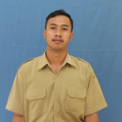 Ivan Azariya Iqbal, S.Pd.